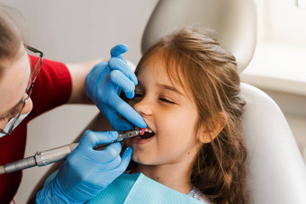 孩子牙医使专业牙齿清洁牙科专业卫生牙齿孩子牙科儿科牙医检查咨询孩子病人牙科