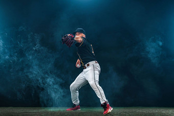 棒球球员黑暗背景棒球手肖像