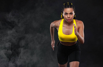 下载图片音乐集合<strong>运行</strong>短跑运动员<strong>运行</strong>女人<strong>运行</strong>黑色的背景健身体育运动动机跑步者概念