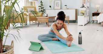 健身瑜伽冥想伸展运动女人锻炼生活房间房子女孩脉轮焦点心态平衡培训锻炼健康Zen普拉提健康