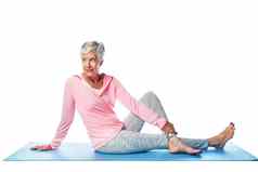 健身瑜伽高级女人工作室孤立的白色背景模拟Zen脉轮普拉提退休上了年纪的女模型培训思考伸展运动腿健康健康