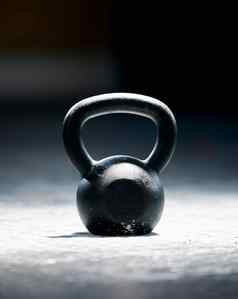 健身动机壶铃健身房模型空间强度培训锻炼锻炼变焦金属设备重重量强大的肌肉发展增长健康俱乐部