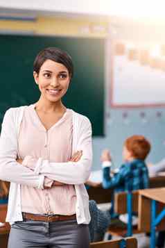 生活老师快乐的年轻的女老师给类学生内部学校一天