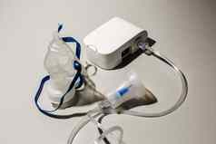 医疗设备吸入呼吸面具孤立的白色背景