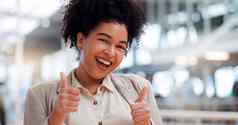 拇指业务脸黑色的女人表情符号手势祝贺你工作赢家协议完成了肖像快乐非洲员工手标志成功