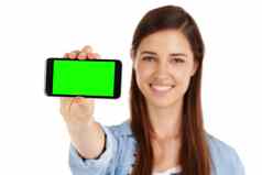检查应用程序年轻的女人持有移动电话绿色屏幕Copyspace