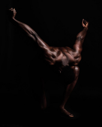 身体肌肉艺术德科强大的黑色的男人。黑暗工作室权力强度<strong>体育</strong>人健美运动员人动机健康健康健身模型背景