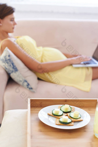怀孕盘怀孕了女人移动PC首页健康的餐饼干黄瓜