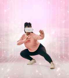 虚拟现实网络游戏女人战斗增强现实未来主义的元宇宙未来战士战斗武术艺术游戏忍者幻想模拟粉红色的非洲玩家耳机