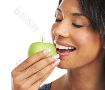 女人工作室苹果微笑营养饿了健康的有机零食吃白色背景黑色的女人快乐自然绿色水果饮食能源健康背景