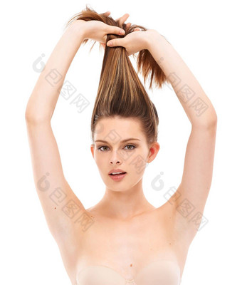 健康头发护理肖像女人工作室自然长直头发风格健康护理女模型角蛋白巴西肉毒杆菌头发治疗白色背景