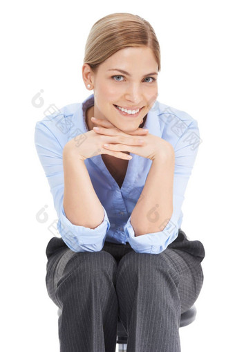 女商人肖像微笑椅子白色背景工作室幸福快乐女工人模型办公室椅子年轻的员工企业家动机企业职业生涯