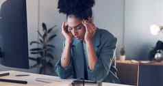 业务电脑女人累了倦怠头疼工作时间表规划办公室女首席执行官企业家过度劳累压力抑郁症疼痛精神健康在线
