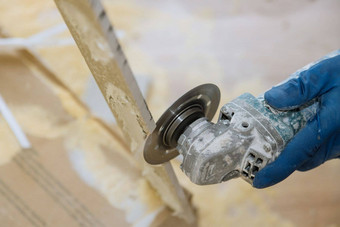 减少陶瓷瓷砖个人块瓷砖准备铺设承包商