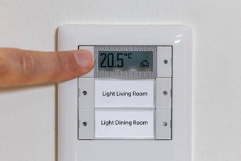 手指数字恒温器减少<strong>温度</strong>公寓保存能源