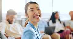 企业女人亚洲脸业务会议微笑幸福成功团队办公室快乐金融专家业务人肖像愿景团队合作目标纽约