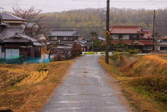 国家路小日本村多雨的一天