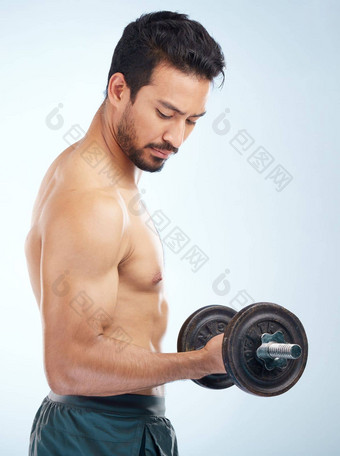 男人。健身哑铃工作室肌肉健康护理蓝色的<strong>背景</strong>焦点模型健美运动员锻炼培训健康身体<strong>发展</strong>锻炼<strong>背景</strong>
