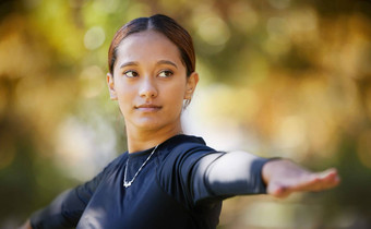 平衡健身瑜伽女人自然锻炼身体自由Zen锻炼澳大利亚战士构成焦点户外普拉提女孩培训公园健康健康