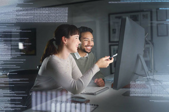 团队合作电脑全息图人数据分析网络安全研究云计算编码编程开发人员女人合作伙伴软件策略规划晚上
