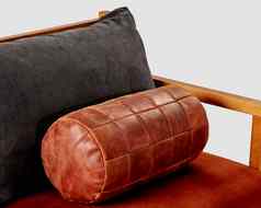舒适的铜色的皮革支持缓冲软沙发