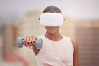 锻炼哑铃黑色的女人<strong>城市</strong>元宇宙健身科技健康培训摩洛哥数字体育运动未来主义的锻炼运动员<strong>虚拟</strong>现实重量有氧运动