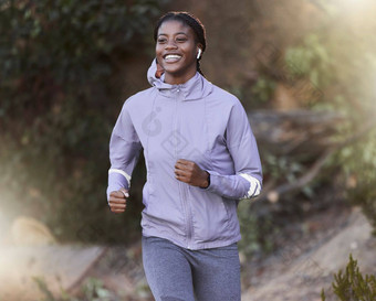 黑色的女人运行户外锻炼培训健身健康健康微笑牙买加女健康的运动员跑步者自然锻炼实践权力能源有氧运动