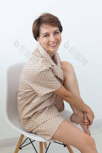女人穿睡衣特写镜头细节织物纹理睡衣家居服睡衣裤购物出售