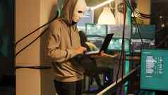 小偷匿名面具黑客电脑偷信息