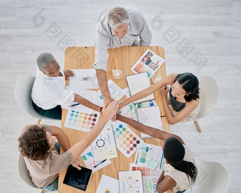 团队工作手有创意的业务人会议规划标志品牌市场营销颜色纸设计师前视图员工工作高级经理策略关键绩效指标目标