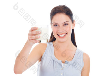 肖像微笑女人玻璃牛奶维生素医疗保健好处骨健康<strong>营养学家</strong>水合作用喝钙乳制品产品健康工作室模型孤立的白色背景