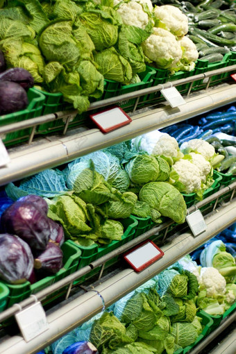 食物购物健康新鲜的生产超市出售营养零售杂货店消费者提供有机蔬菜架子上商店饮食购买产品