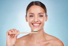 刷牙牙齿牙科女人牙刷牙齿美白美口服健康新鲜的呼吸工作室背景口健康隐适美肖像清洁竹子刷
