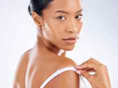 黑色的女人脸肖像护肤品美工作室皮肤病学健康化妆品化妆自然皮肤发光非洲发光的皮肤模型面部化妆品治疗身体护理