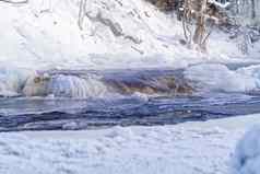 北极北欧景观冬天时间小河冰冬天时间