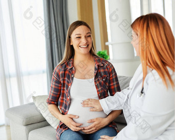 女人怀孕了妈妈。怀孕女肚子医生病人访问<strong>孕妇</strong>母亲护理医学hospita医疗诊所妇科医生<strong>咨询</strong>