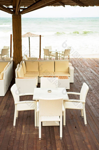 坏天气风暴人咖啡馆海滩空海滩保加利亚狂风暴雨的海