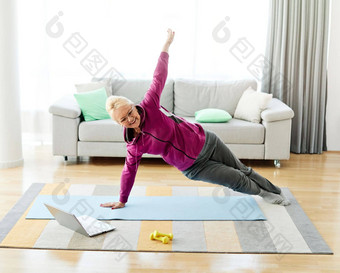 高级伸展运动锻炼女人培训生活方式体育运动健身首页健康的健身房锻炼适合移动PC<strong>瑜伽</strong>冥想在线类指令
