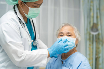 亚洲高级上了年纪的夫人女人病人穿脸面具正常的医院保护安全感染科维德冠状病毒