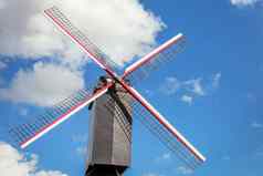 乡村木风车田园使用公共公园比利时