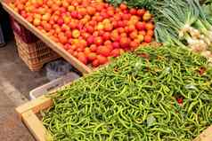 薄绿色辣椒西红柿洋葱显示食物市场凯里尼亚诺特恩塞浦路斯
