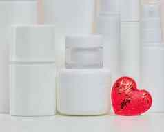 白色塑料罐子管液体化妆品品牌广告