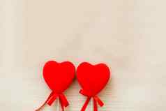 爱红色的心白色背景情人节一天卡概念