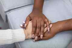 手手协议友谊跨种族宽容黑暗光肤色