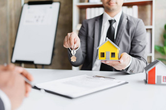 真正的房地产公司买房子土地交付键房子客户同意使首页购买协议使贷款协议