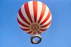 布达佩斯匈牙利2月视图红色的白色热空气气球蓝色的天空背景