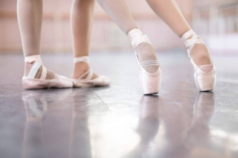 特写镜头腿芭蕾舞 演员尖端鞋子跳舞类