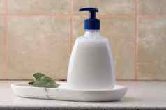 白色塑料容器泵液体产品容器化妆品肥皂奶油
