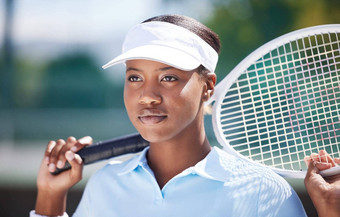 思考网球体育黑色的女人法院在<strong>户外</strong>匹配游戏竞争培训脸的想法运动员球拍锻炼<strong>实践</strong>锻炼健康健身