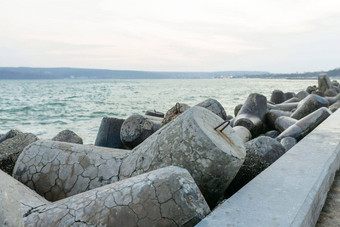 视图说水下码头混凝土防浪堤<strong>蓝色</strong>的海背景<strong>会议</strong>地平线海景